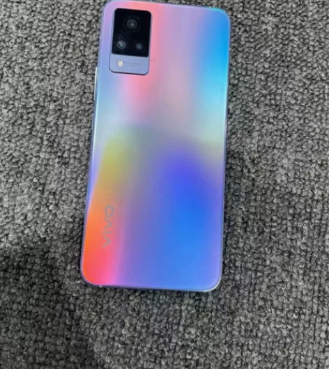 VivoS9 99新 8+128面部识别 ...