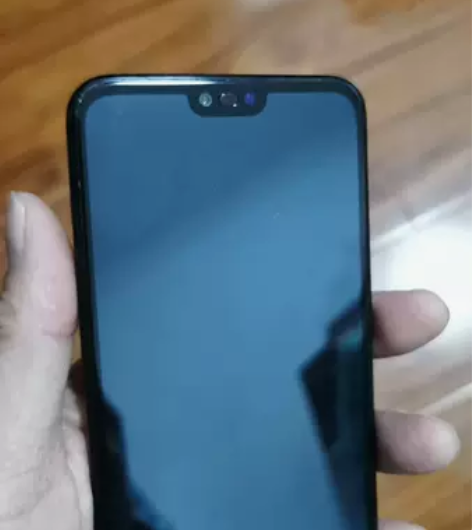 自用荣耀10，麒麟970cpu，6+64内...