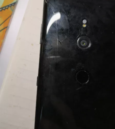 索尼xz3手机 完美屏 后盖有碎痕 日版 ...