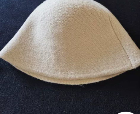 女款针织米白色渔夫帽，全新仅试戴，适合头小...