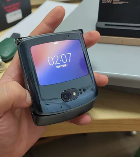 摩托罗拉moto razr ，8g+256...