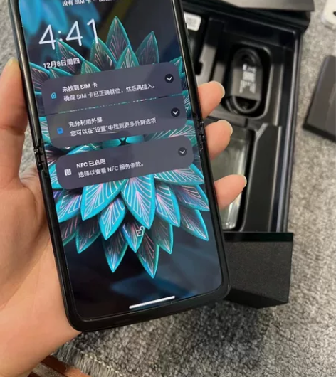 摩托罗拉刀锋2代，12+512G，9999...