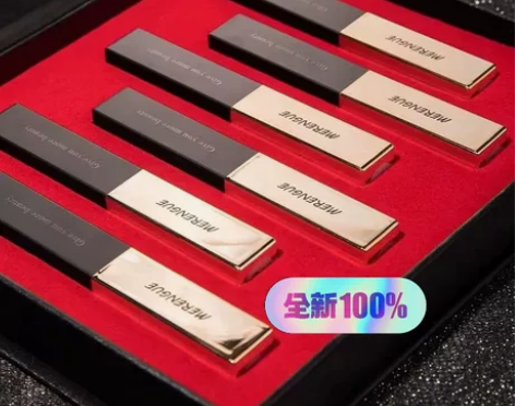 【低价捡漏】过生日朋友送的口红礼盒，全新未...