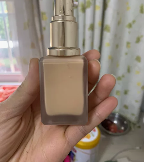 雅诗兰黛粉底还剩百分之60 感兴趣的话点“...