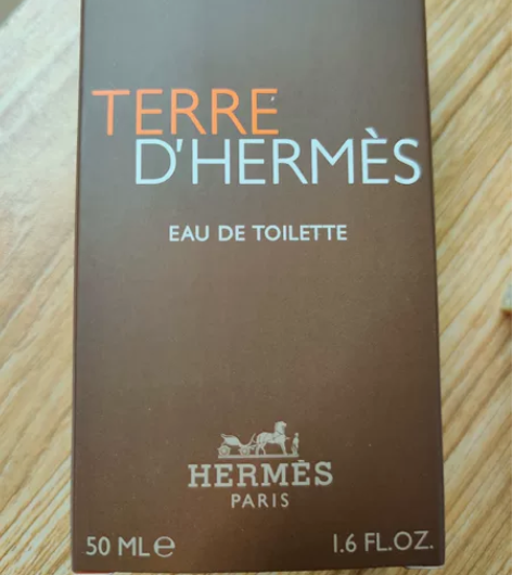 爱马仕大地50ml香水，之前朋友帮忙买的，...