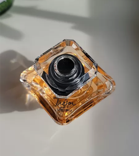 兰蔻璀璨香水,余量如图,几乎没用过几次盒子...