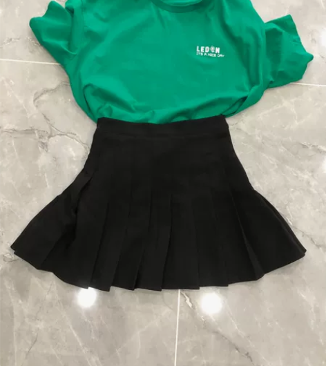 小黑裙百褶裙裙裤 校服群JK 全新！实体店...