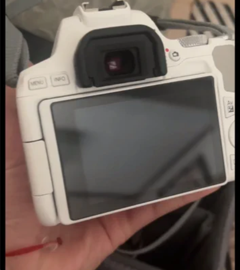 99新佳能 200d2代单反相机买到手是两...