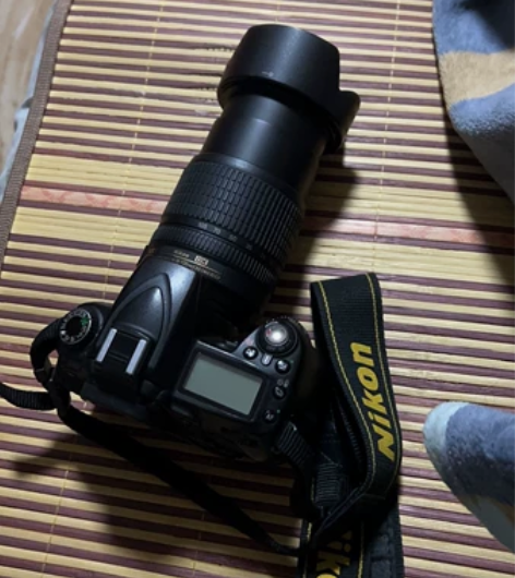 尼康D90带18-105vr镜头  镜头微...