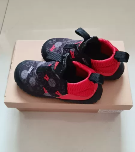 阿迪秋冬款鞋，实体店369购买，基本全新！...