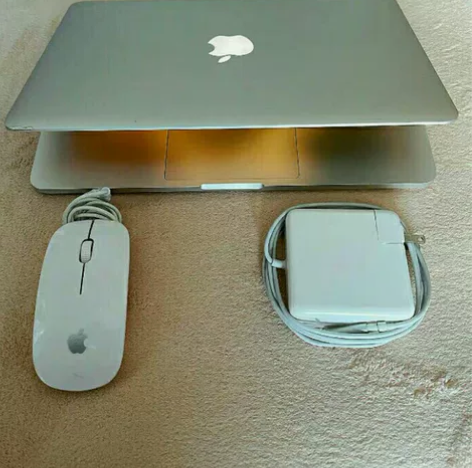 2020年在实体店购买，MacBook P...