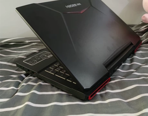 神舟z7笔记本 成色一般 少量刮痕 功能正...