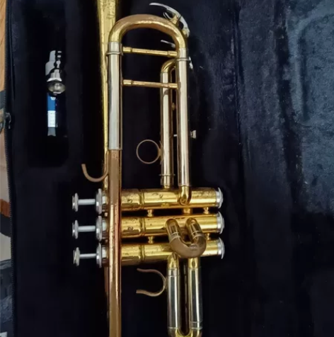 乐团小号，时间久了有点氧化，按键和管一切正...