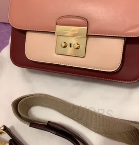 Michael Kors 女包单肩斜挎小号...