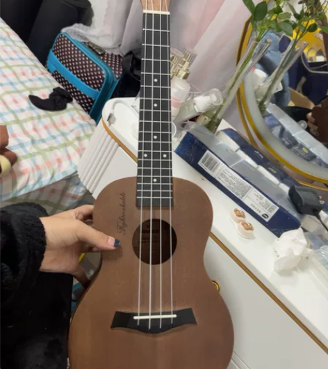 尤克里里 朋友送的 不知道多米 50出 感...