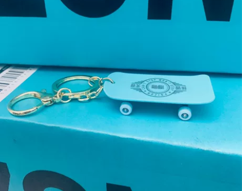 得物防伪扣diy手指滑板，，扣子不贵 手工...