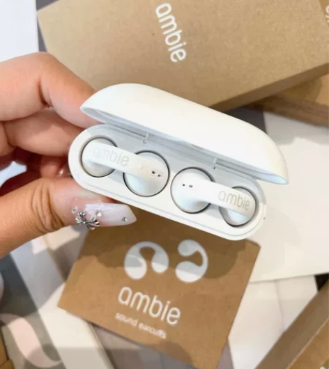 全新，黑白两个色，ambie蓝牙运动耳机索...