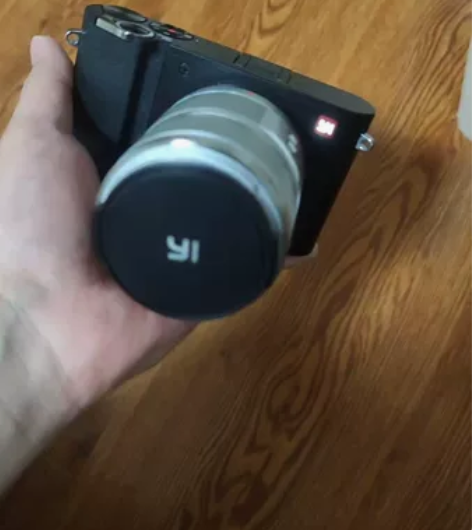 小蚁微单 M1 带两镜头，带盒子，成色还行...