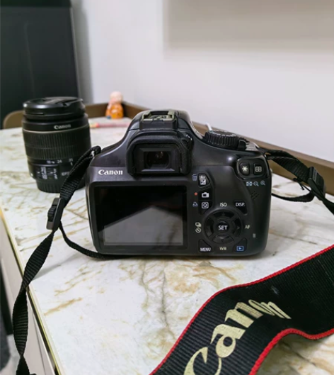 适合初级入门，佳能单反，用不着了，有两个镜...