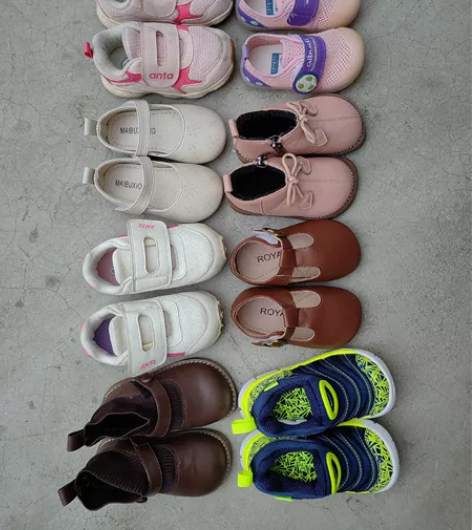 22、23码婴幼儿舒适软底鞋 都是9新 自...