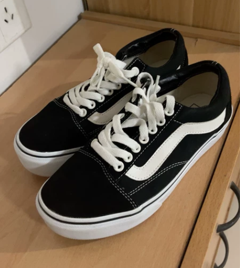 vans板鞋，38码，仅穿过一次，没有鞋盒...