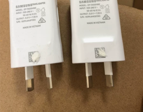 三星充电器5V-1.55A 库存原装充电头...