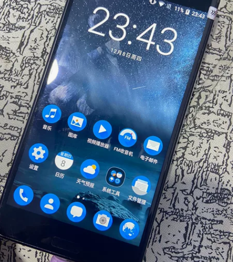 诺基亚手机，型号不知道，当备用机没问题 感...