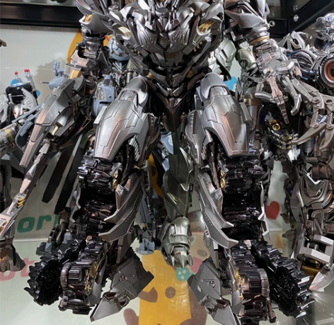 变形金刚黑曼巴LS06坦克威 威震天放大版...