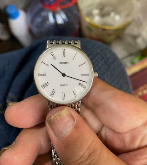 罗西尼瓷盘石英表 好品，没有电磁了，特别漂...