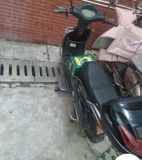 回老家转让一部48v四个大电池电动车 有证...