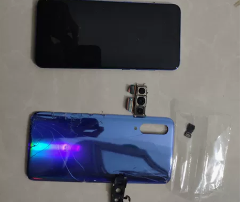 小米9、没有主板，屏幕有一条线整体有点偏绿...