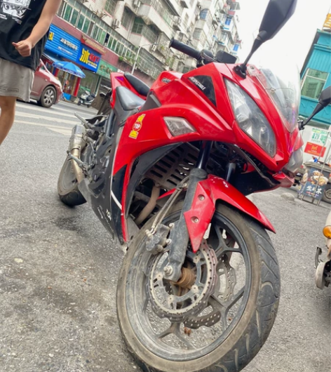 小忍者19年250cc手续齐全，车况非常完...