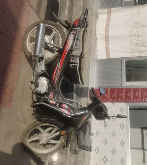 豪爵110摩托车，车还攒劲的很几千公里，一...