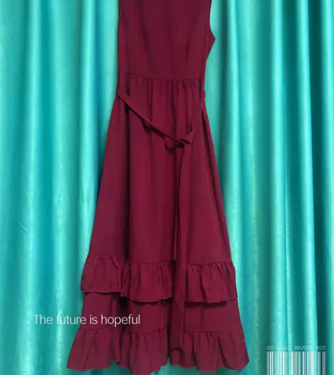 法式深酒红色宫廷风女郎荷叶大摆裙、疫情前国...