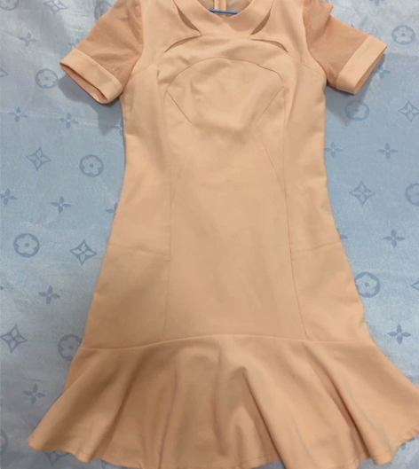 卓雅周末荷叶裙,质量没得说,折后1000多...