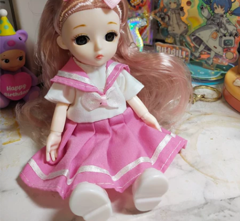 学院风娃娃 扭蛋里抽出来的 蝴蝶结上的黑色...