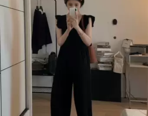 青提韩代韩国代购黑色木耳边吊带宽松连体裤女...
