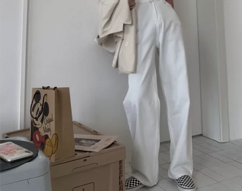 白色牛仔裤女秋季2022新款高腰裤宽松直筒...