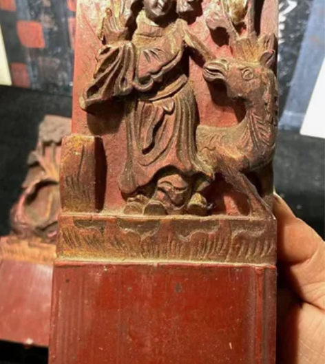 木雕，清代人物木雕件一对，雕刻生动，品相完...