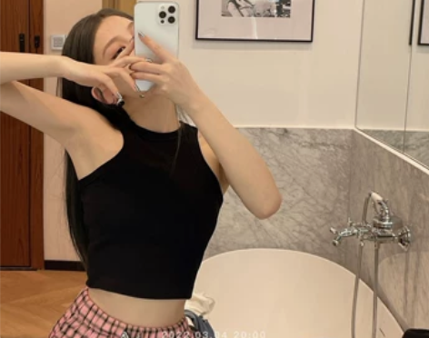 SUN11 黑色挖肩小吊带工字背心 只试穿...