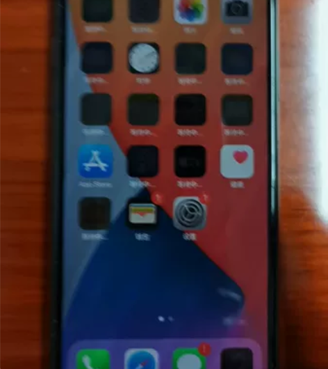 出闲置手机,iPhoneX。 感兴趣的话点...