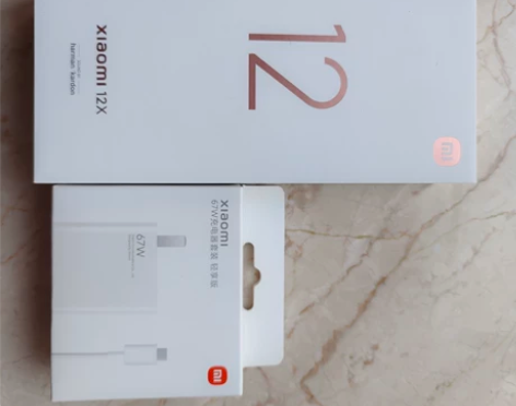 出一台小米紫色12x。12+256，保修到...