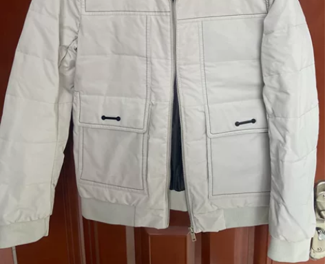 羽绒服男，120斤左右穿， 感兴趣的话点“...