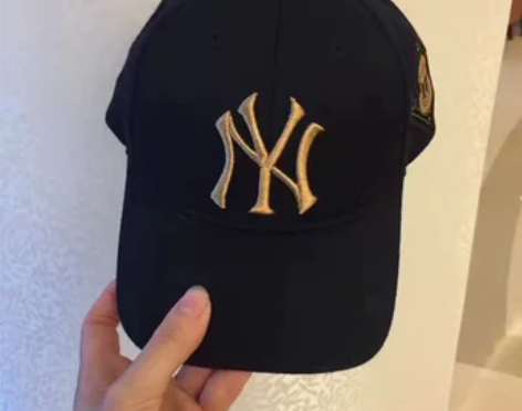 新品潮牌字母刺绣棒球帽 鸭舌帽… 感兴趣的...