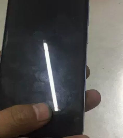 出一台正在使用VIVO S10 8+4+2...
