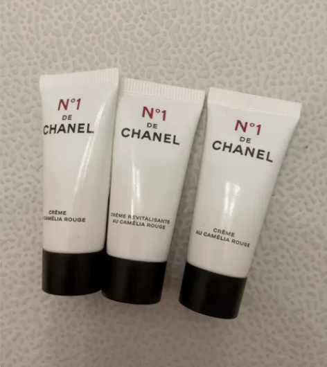 香奈儿红山茶花面霜两个乳霜一个 都是5ml...