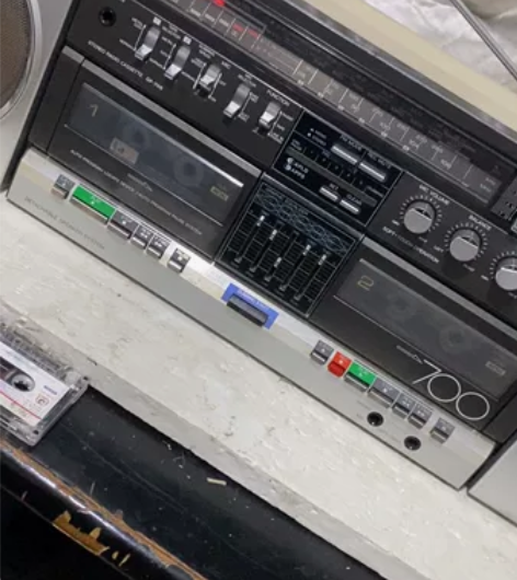 夏普700收录机进口 全功能完好，耳机试听...