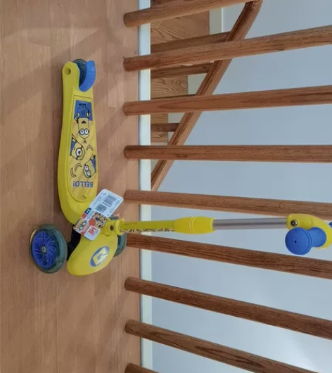 新车，标签未拆，参加孩子幼儿园活动抽奖得来...