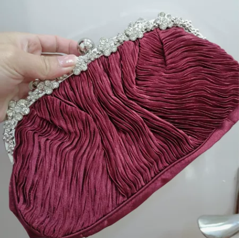 新款时尚百搭绸缎包晚宴会包搭配旗袍的包镶钻...