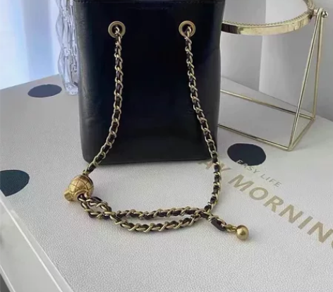 帮朋友清一大批货 拍下可包邮:黑骑士水桶...